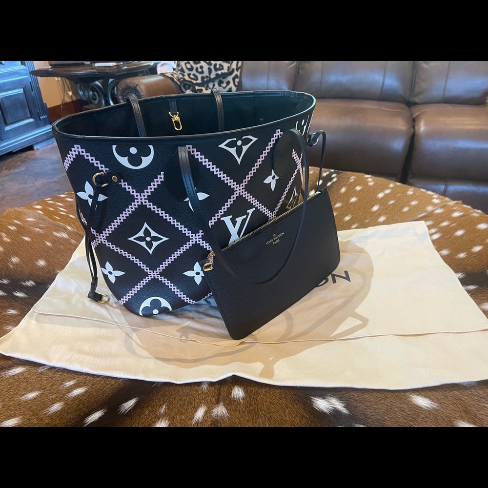 Louis Vuitton malletage flower monogram
